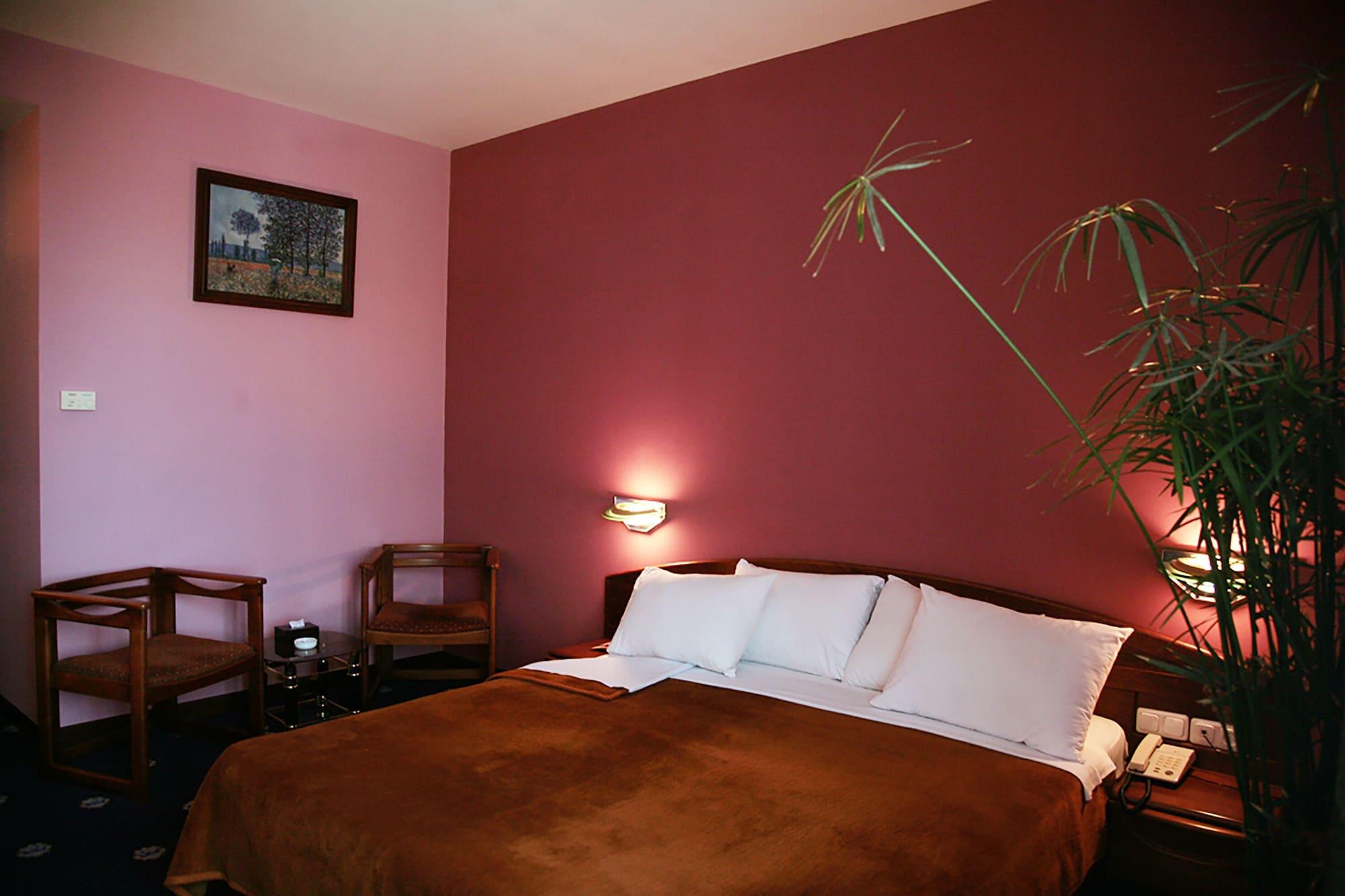 Ararat Hotel Jerevan Exteriör bild