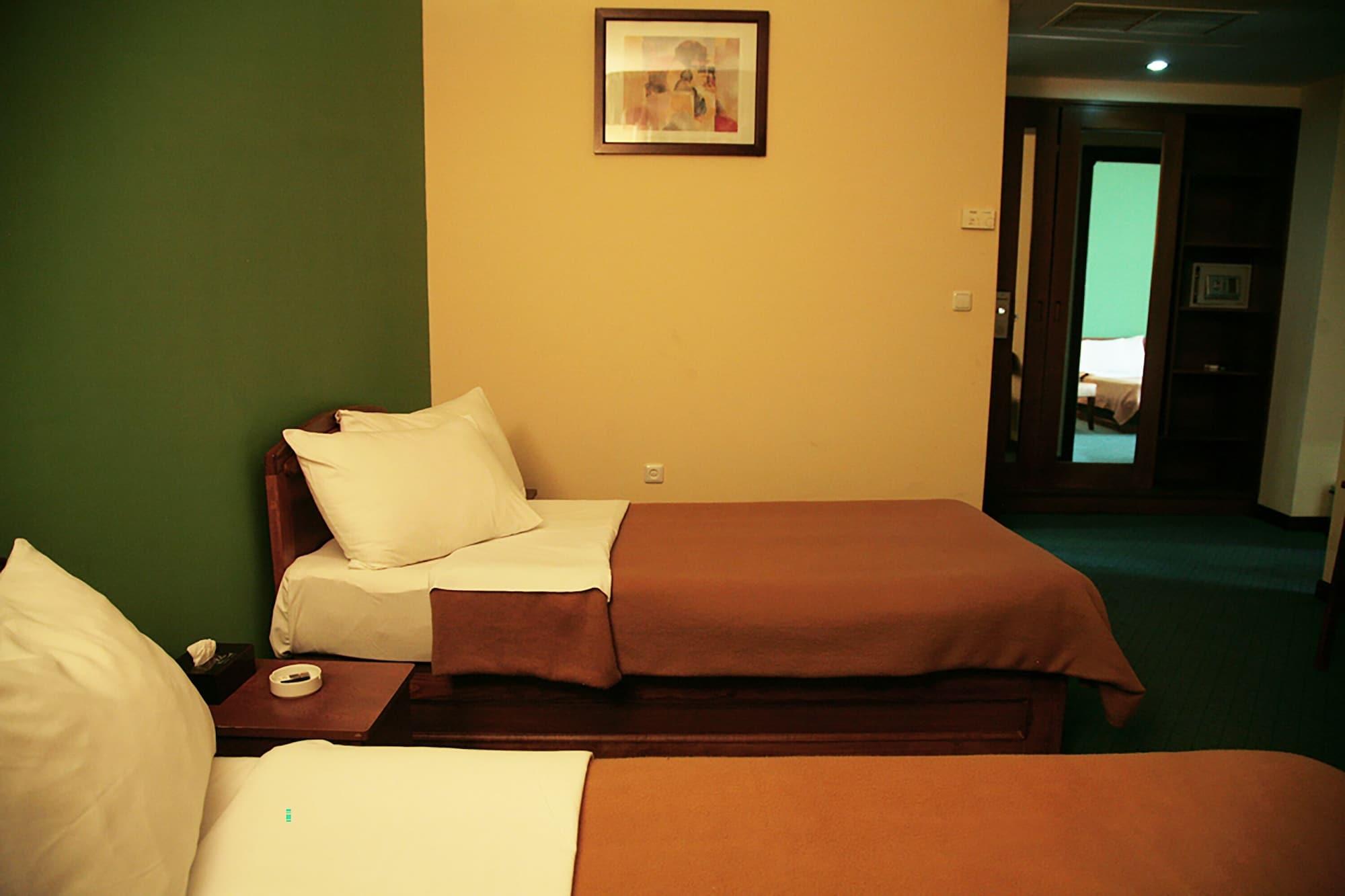 Ararat Hotel Jerevan Exteriör bild