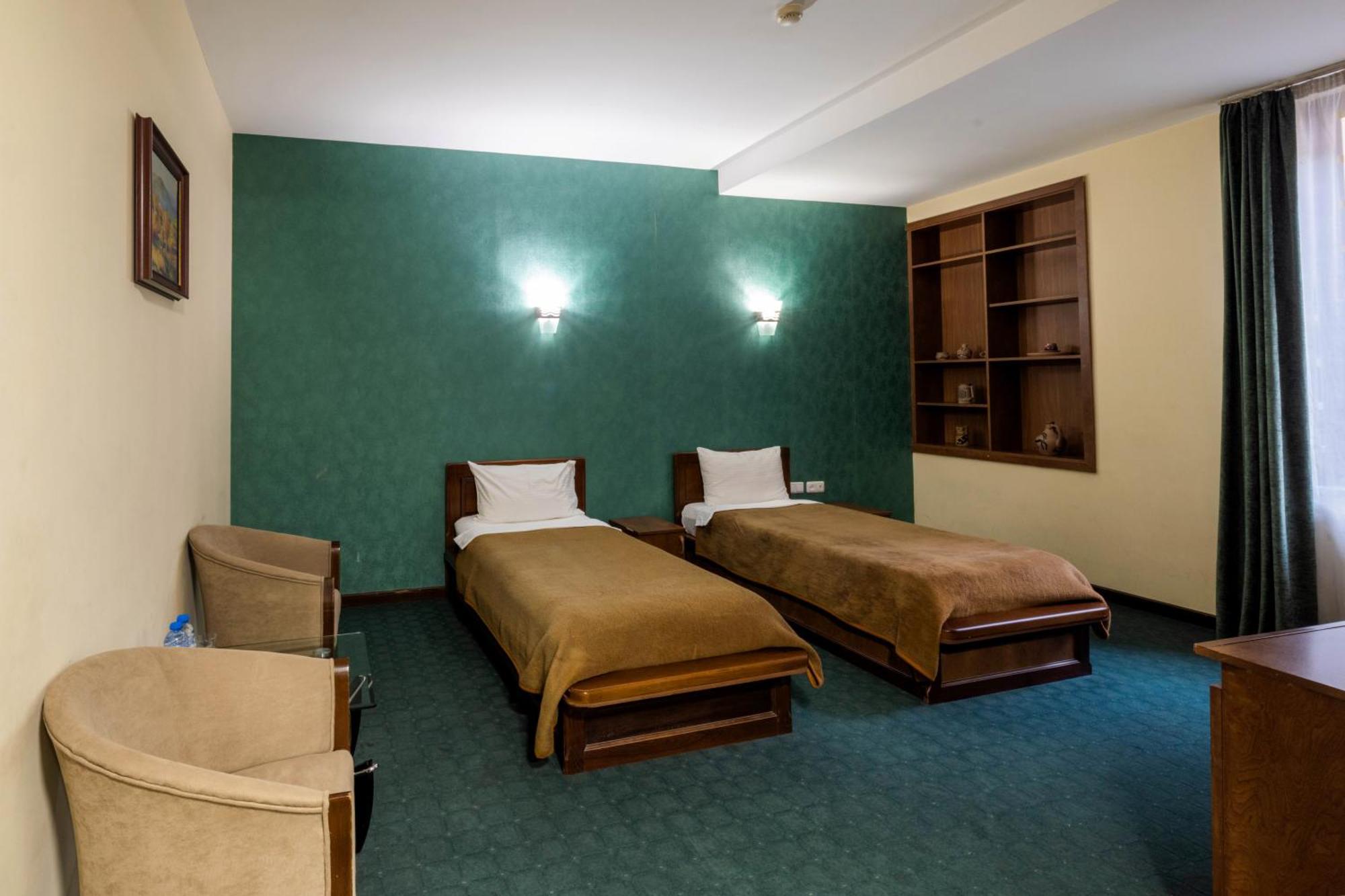 Ararat Hotel Jerevan Exteriör bild