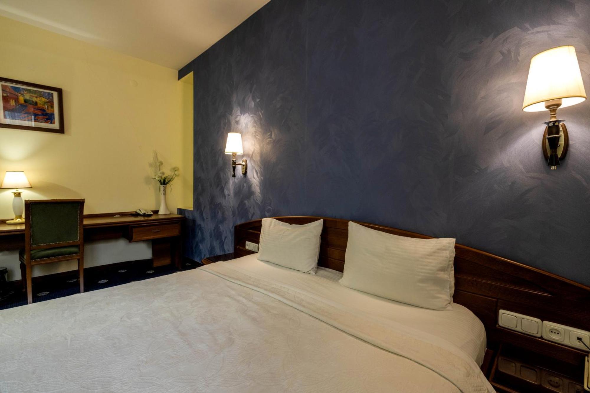Ararat Hotel Jerevan Exteriör bild