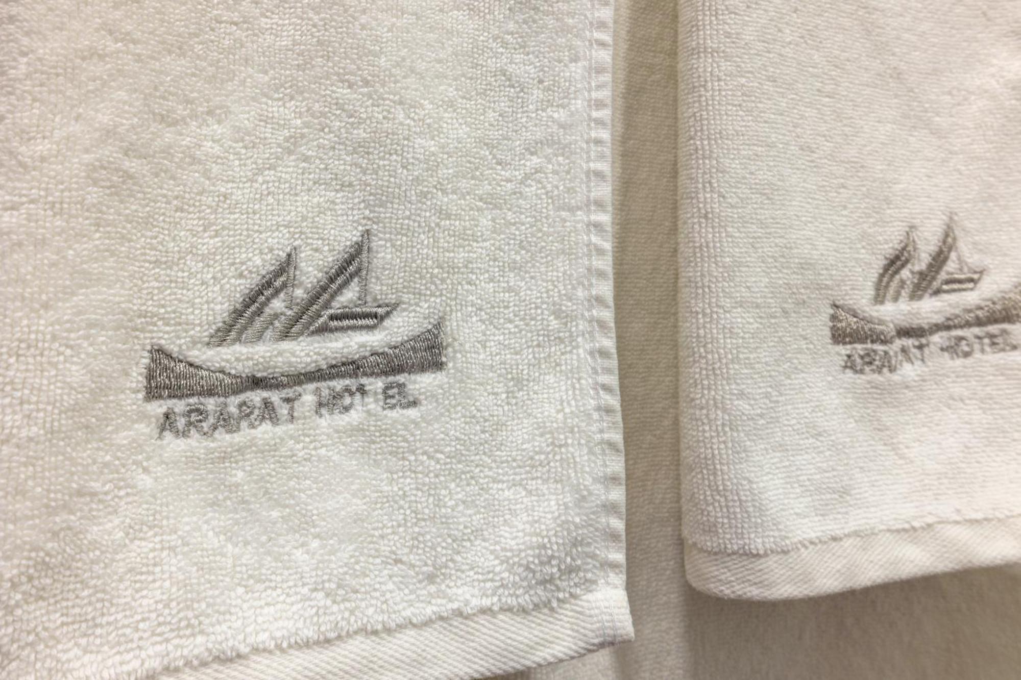 Ararat Hotel Jerevan Exteriör bild
