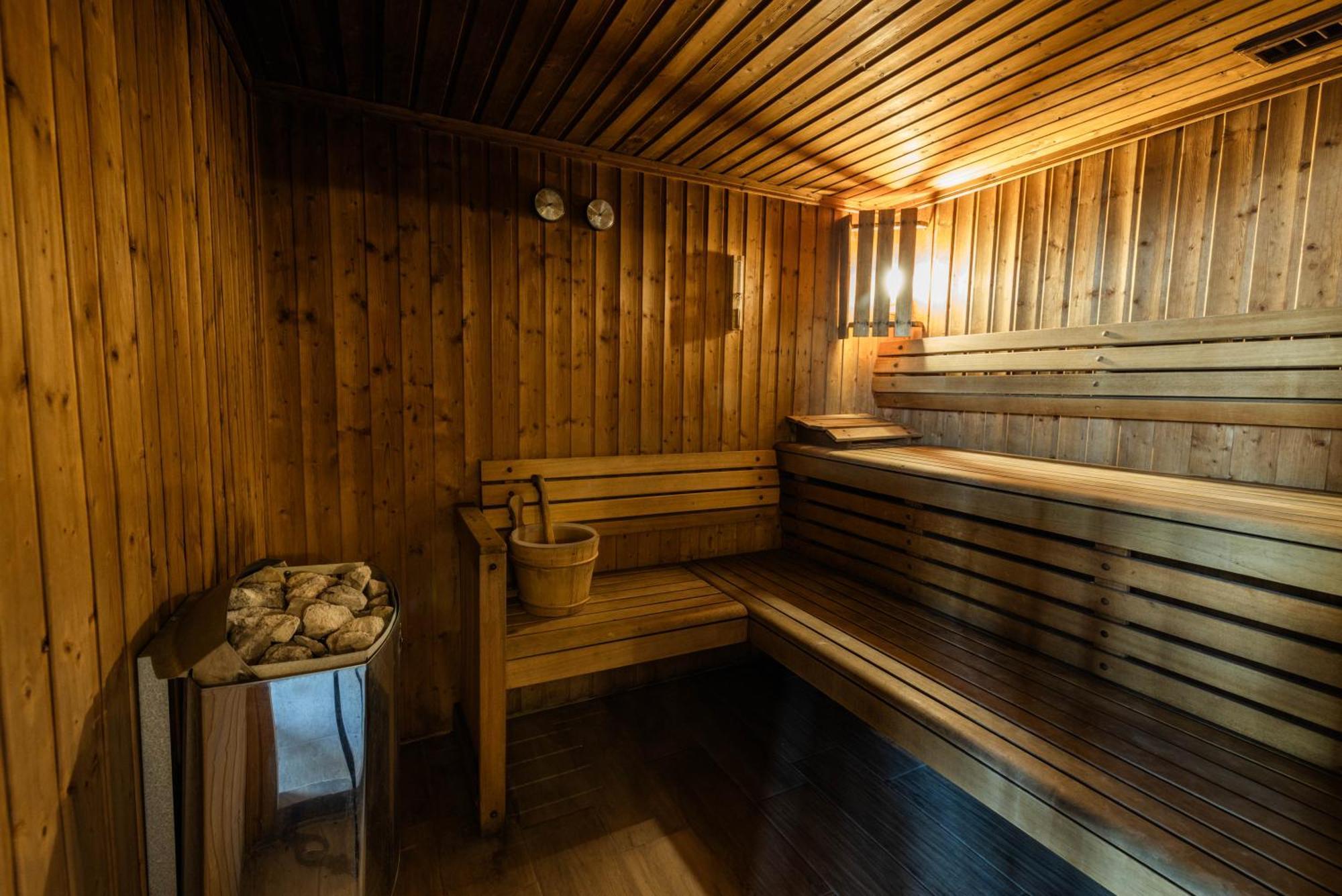 Ararat Hotel Jerevan Exteriör bild