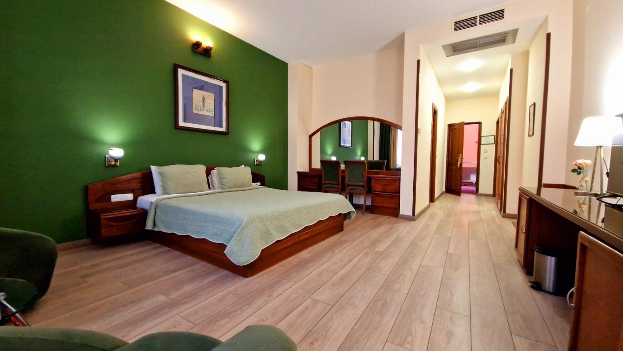 Ararat Hotel Jerevan Exteriör bild