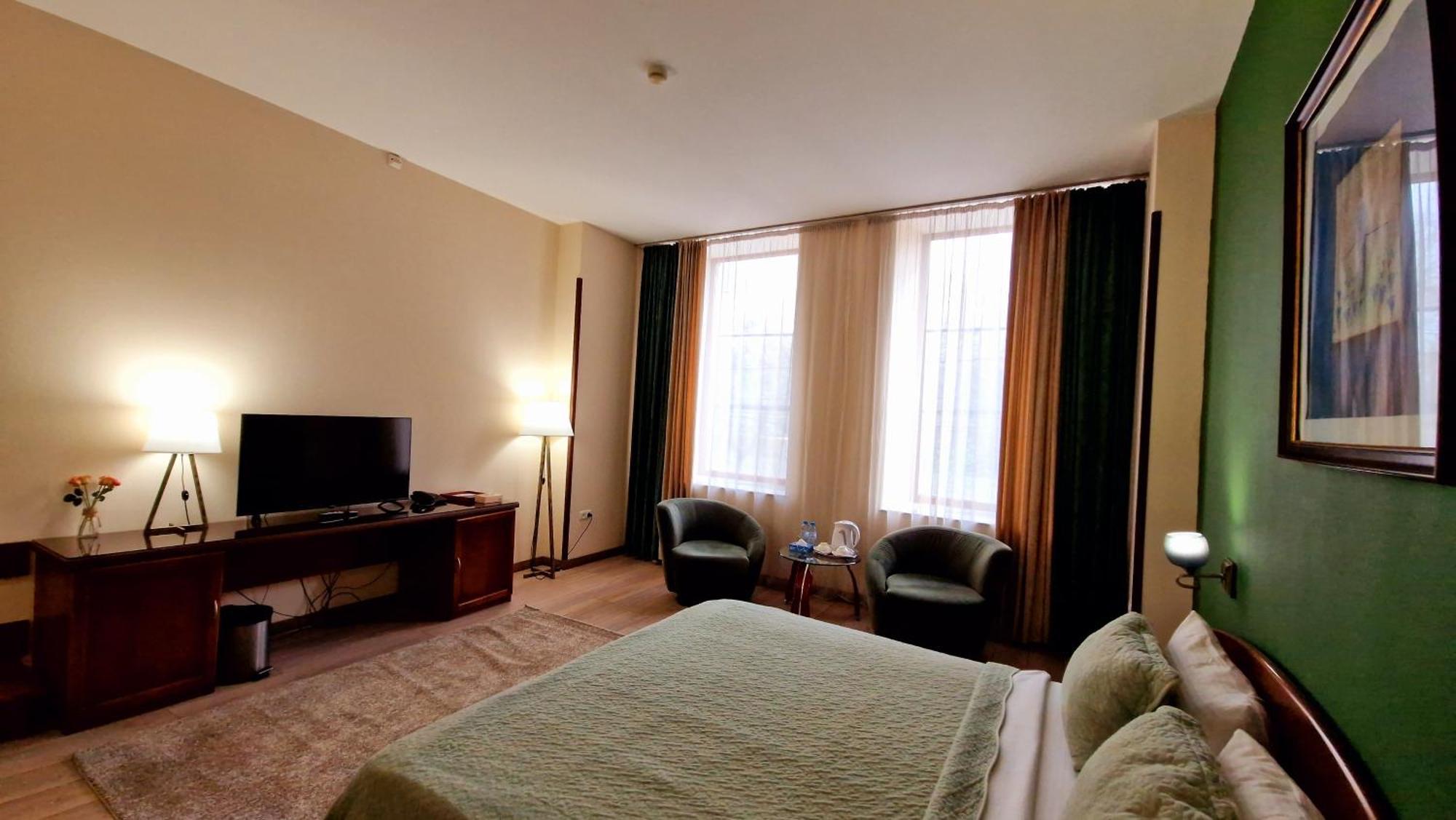 Ararat Hotel Jerevan Exteriör bild