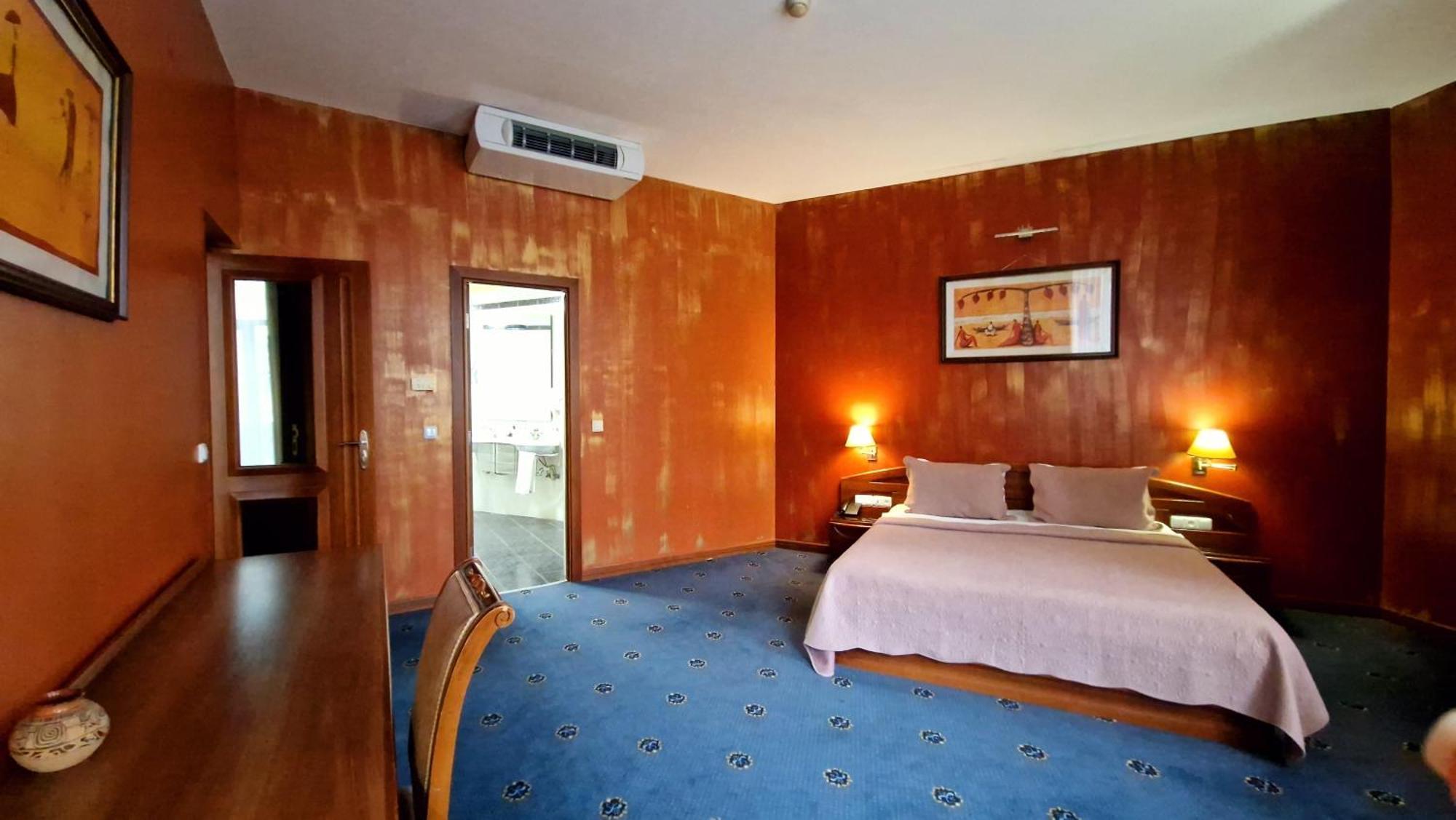 Ararat Hotel Jerevan Exteriör bild