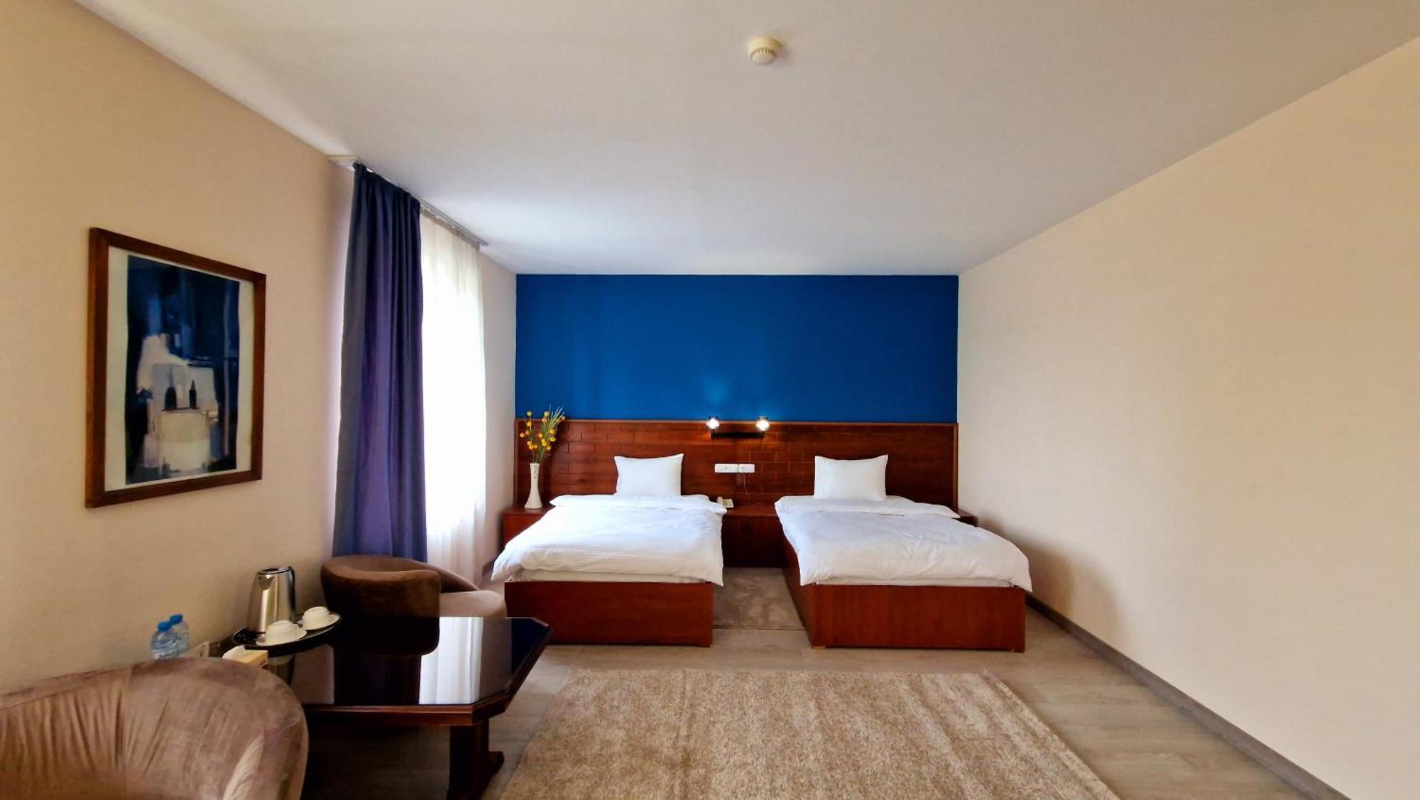 Ararat Hotel Jerevan Exteriör bild