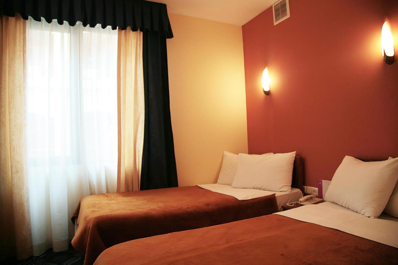 Ararat Hotel Jerevan Exteriör bild