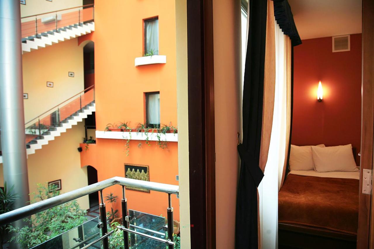 Ararat Hotel Jerevan Exteriör bild
